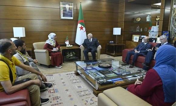 Attaf receives family members of Algerian citizens from Ghaza